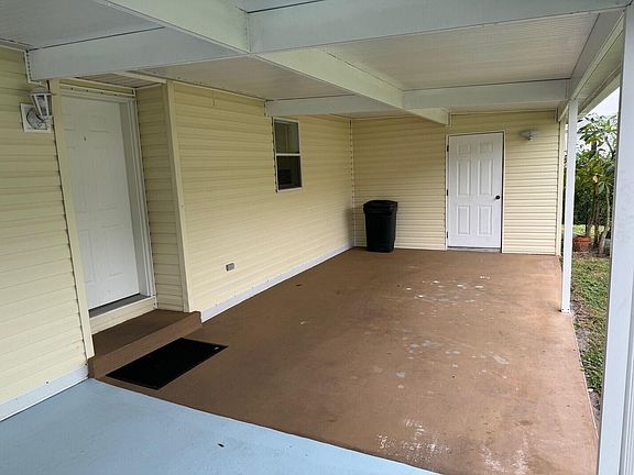 4th image of 2800 Hook Court