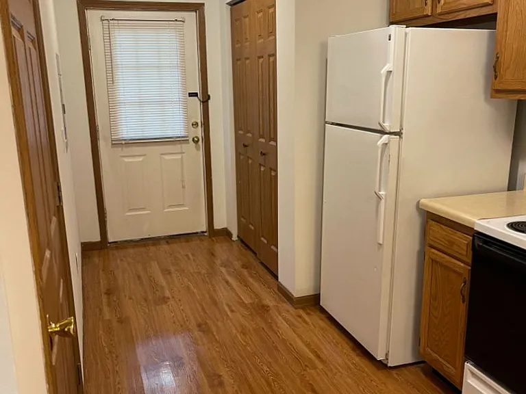 1602 Paris Rd — Photo 8