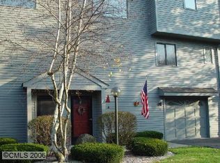 10 Eastview Ln, Brookfield, CT 06804