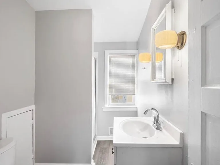 124 Stiles Ave — Photo 2