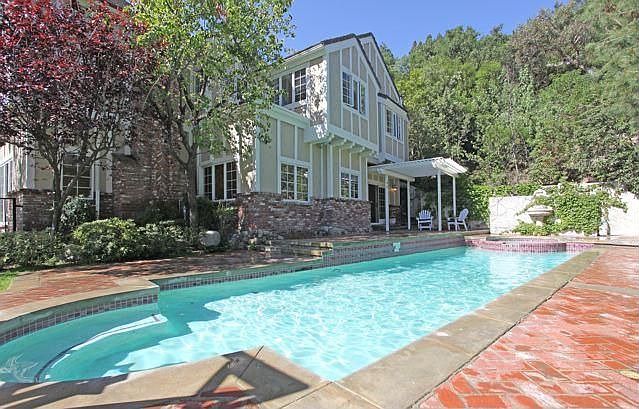 1st image of 3751 Normandy Dr
