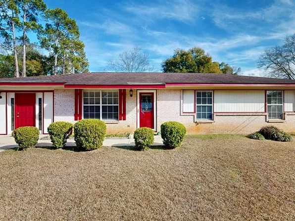 2402 Scott Rd, Dothan, AL 36303