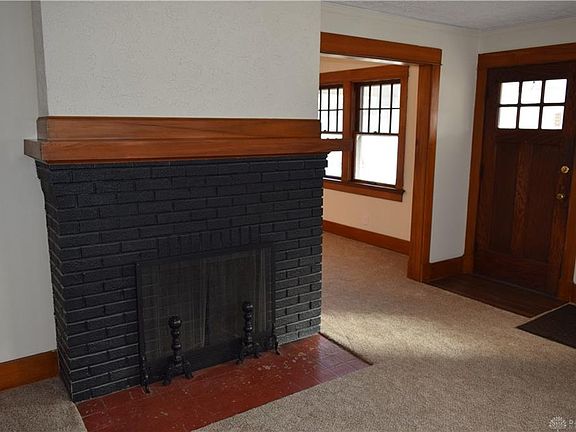 5th image of 81 Ashwood Ave