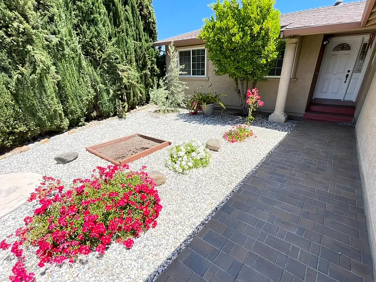 6701 Melody Ct — Photo 2