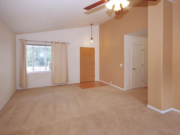 Additional Living Room