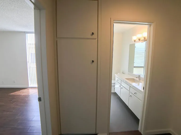 1932 Overland Ave #208 — Photo 12