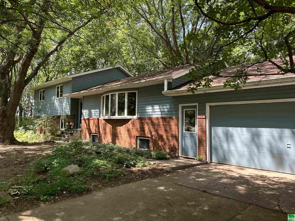 5855 105th Ave, Storm Lake, IA 50588
