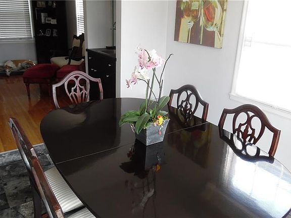 4th image of 2713 Woodlawn Ave