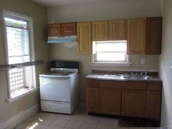 4th image of 74 N 16th St