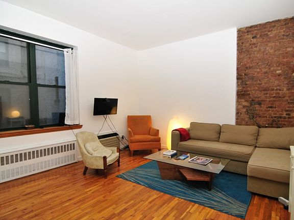 4th image of 13 E 11th St #6P