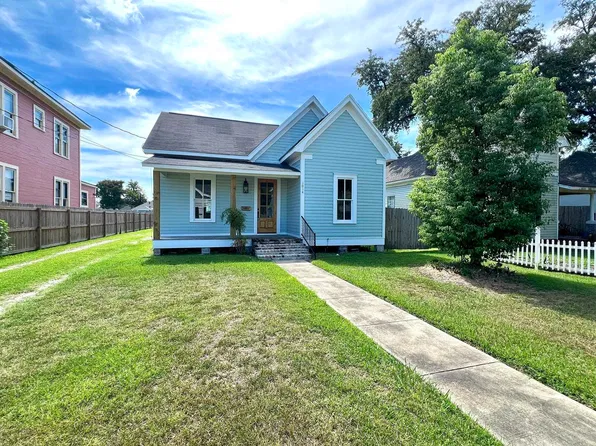 1014 Iris St, Lake Charles, LA 70601