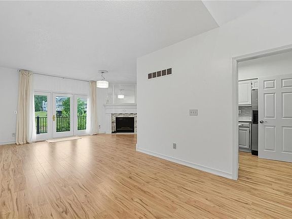 5th image of 8218 NW Bradford Ct