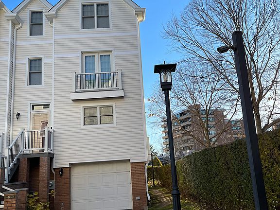 3rd image of 168-24 Powells Cove Blvd #10