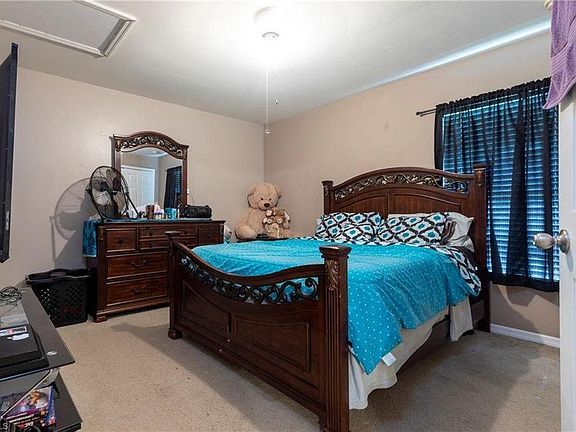 3rd image of 1088 Jaguar Blvd