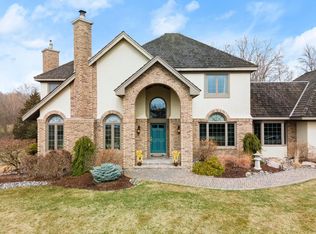 5870 Boulder Bridge Ln, Shorewood, MN 55331