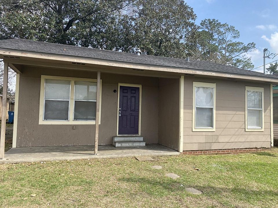 1st image of 810 Irene St