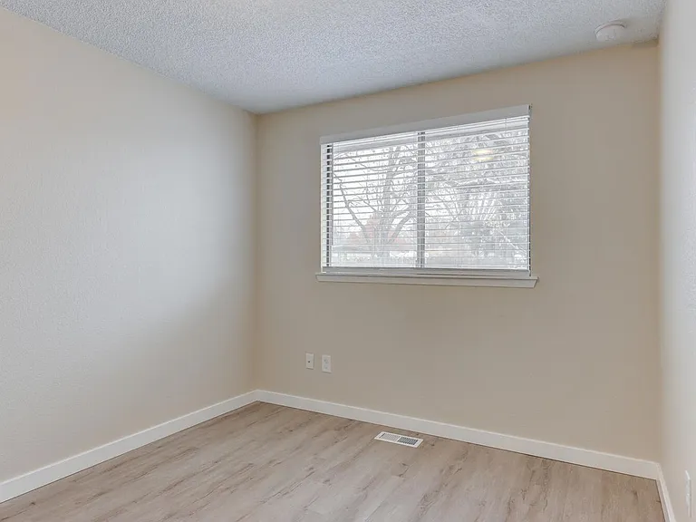 2910 & 2912 S Holden Ave — Photo 16