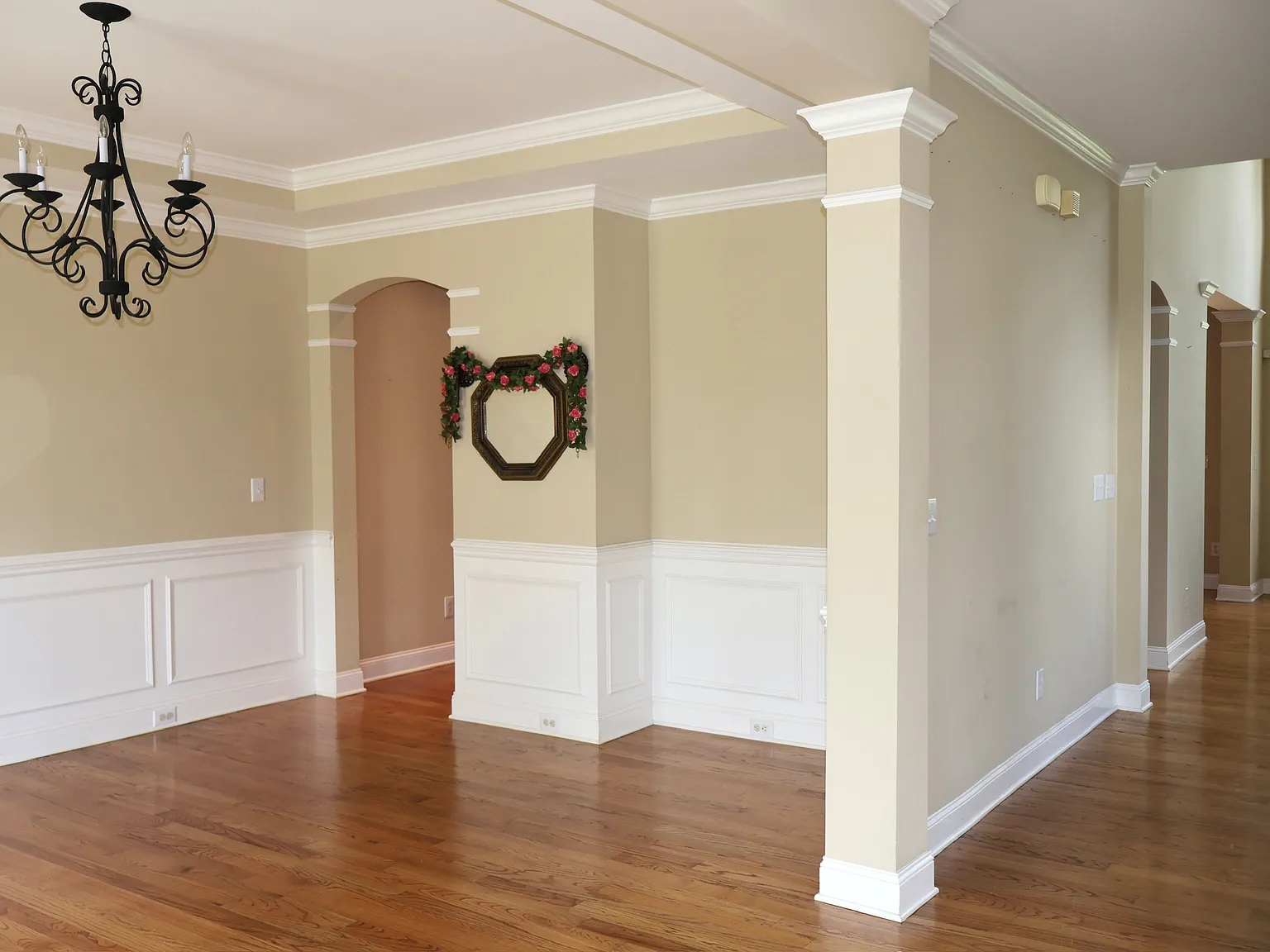 7 bed, 5936 sqft, $6,200 — Photo 4