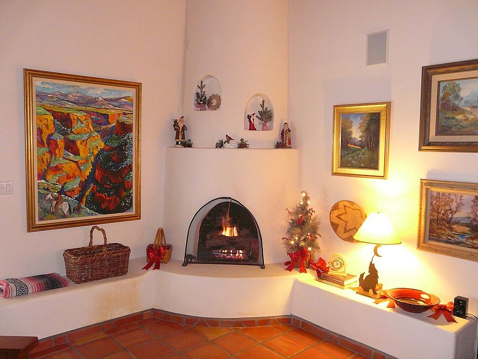 2nd image of 1663 Tierra Del Rio NW
