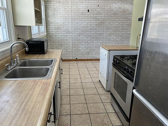 5th image of 5910 Springside Ave