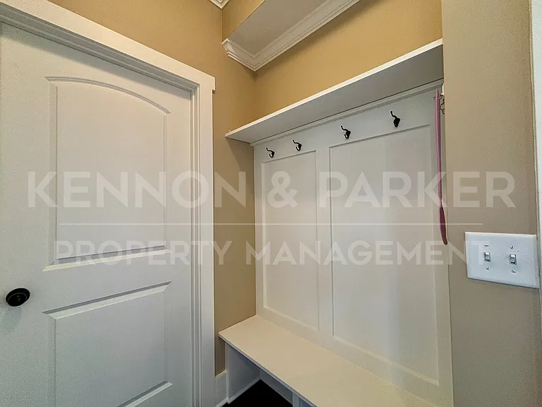 203 Westover St — Photo 10