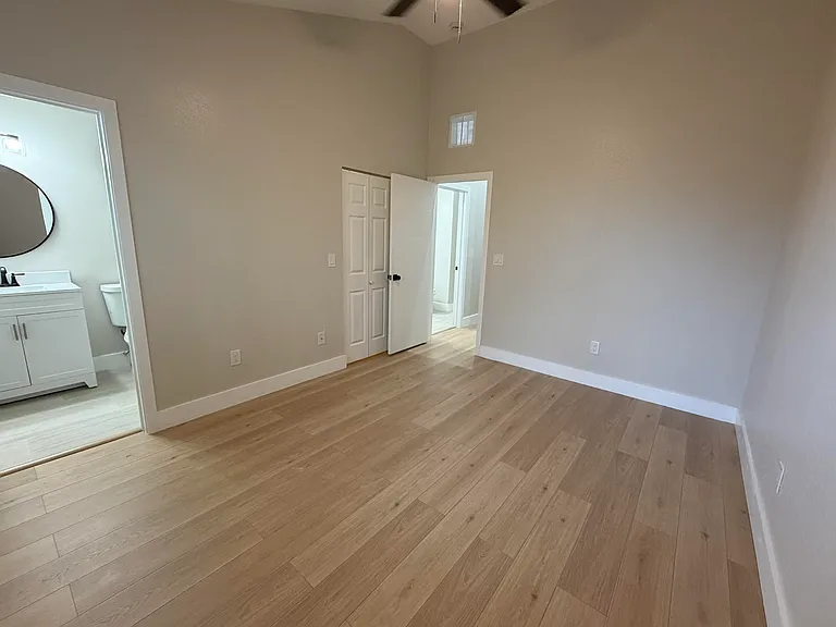6631 Winfield Blvd #26 — Photo 9
