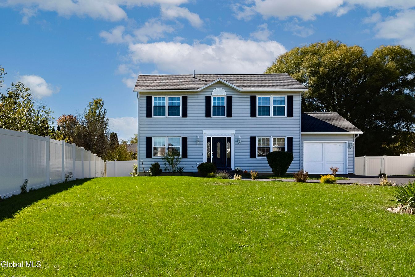 1st image of 22 Windrose Way