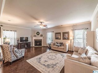 3015 Mallard Point Dr SE, Owens Cross Roads, AL 35763