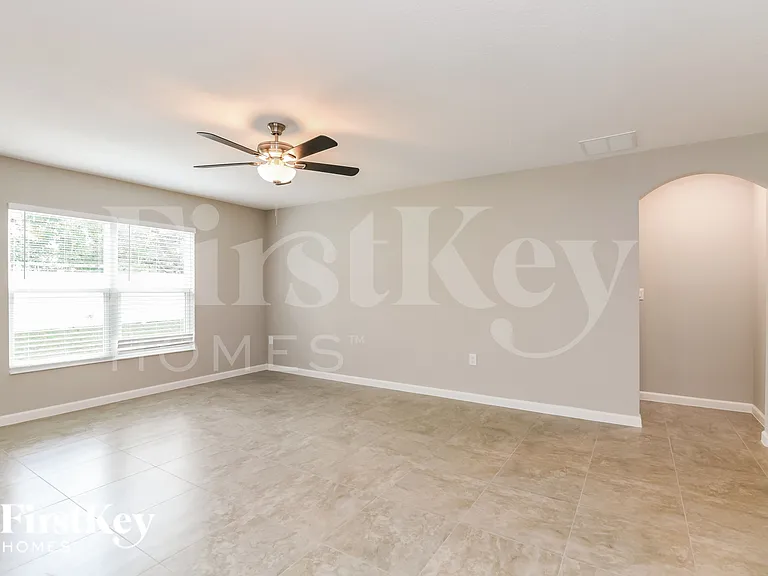 449 Earhart Dr — Photo 3