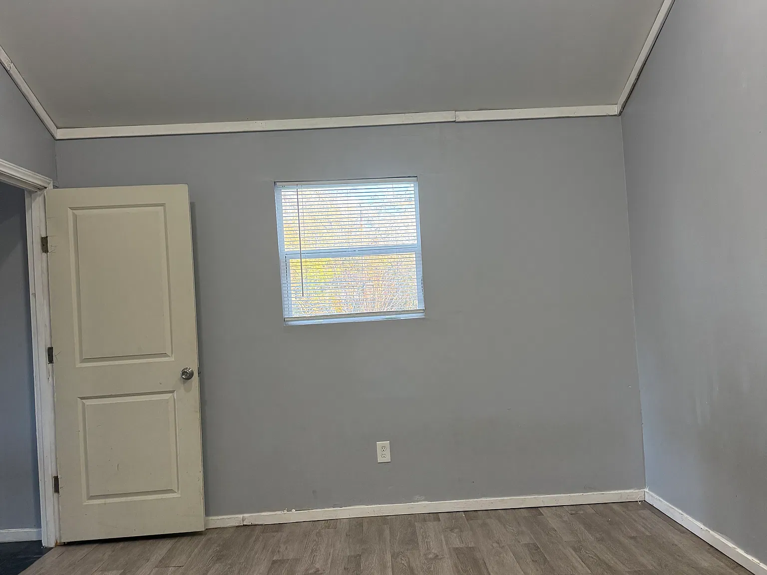 705 S Roosevelt Ave — Photo 3