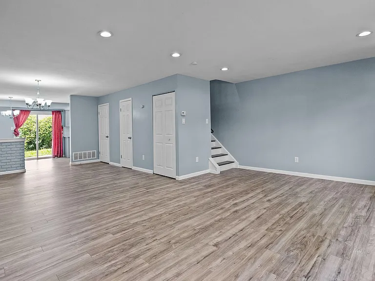1392 Argyle Way — Photo 4