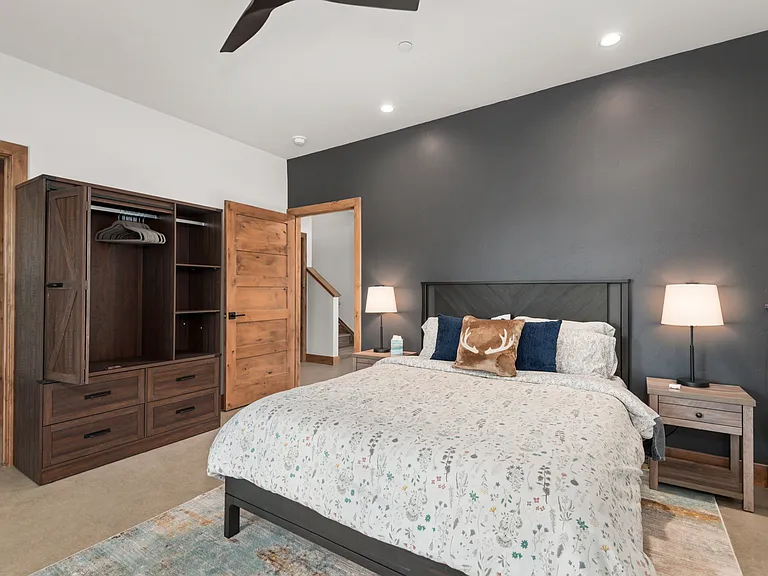 945 Nob Hill Rd #2 — Photo 15