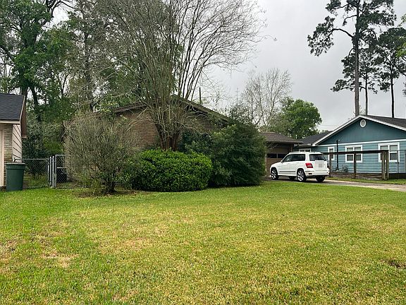 3rd image of 6345 Tulip Dr