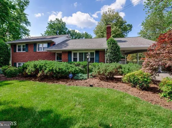 1415 Mayflower Dr, Mc Lean, VA 22101