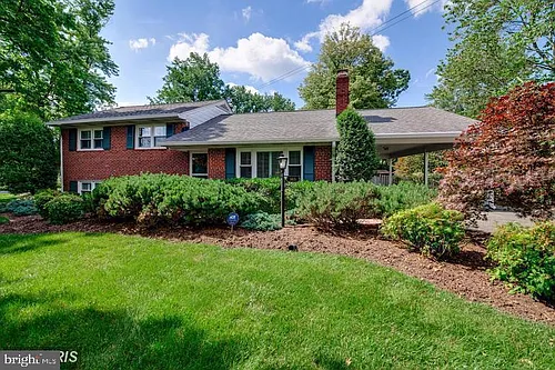 1415 Mayflower Dr Photo 1