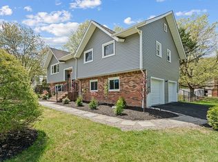 7 Warren Rd, Randolph, NJ 07869