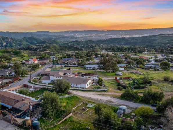 11217 Leander Dr, Sylmar, CA 91342