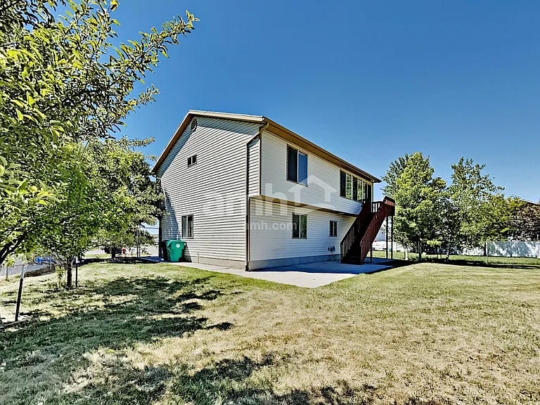 2216 S 2685 W — Photo 20
