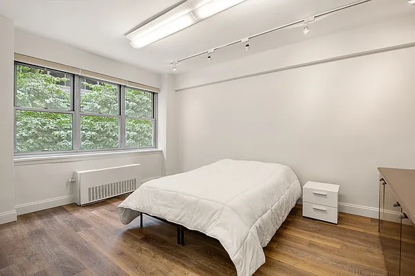 Sold by Bradley Rothschild Real Estate | media 7