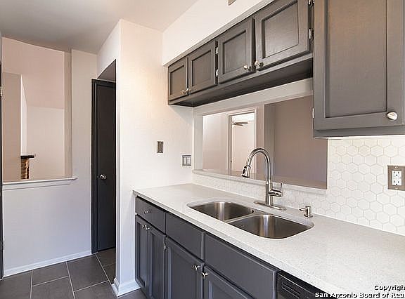 White Quartz countertops