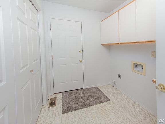 3rd image of 2162 S Beaumont Dr