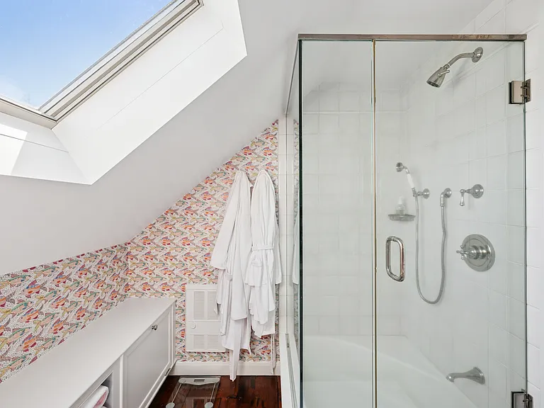34 Howard St — Photo 15