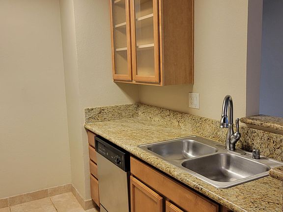 5th image of 7190 Shoreline Dr #6109
