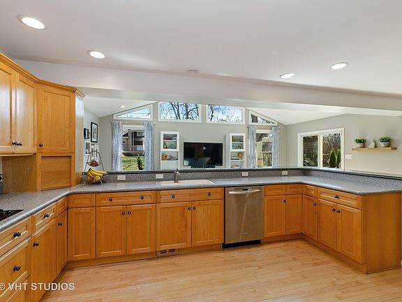 3rd image of 1760 Heather Ln