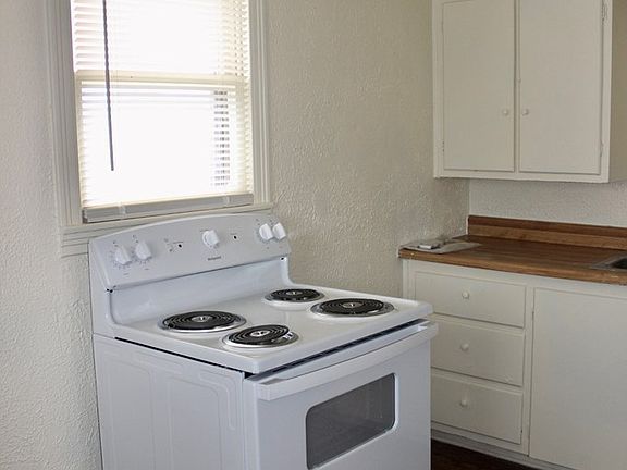 5th image of 220B N Adams St