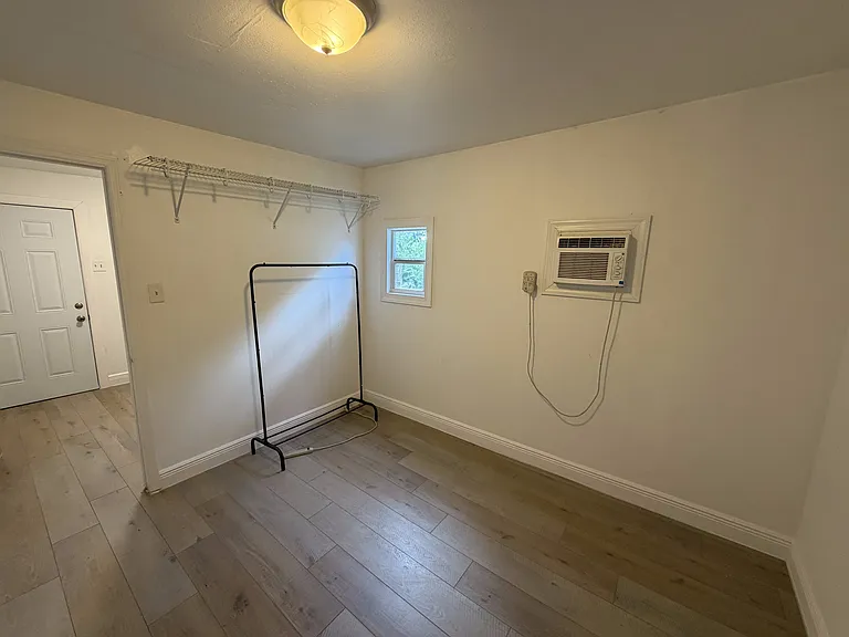 5701 Middlesex Dr #B — Photo 8