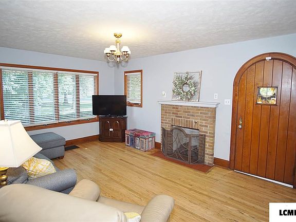 4th image of 309 N Elm St