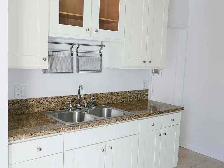 3937 Tilden Ave #B — Photo 18