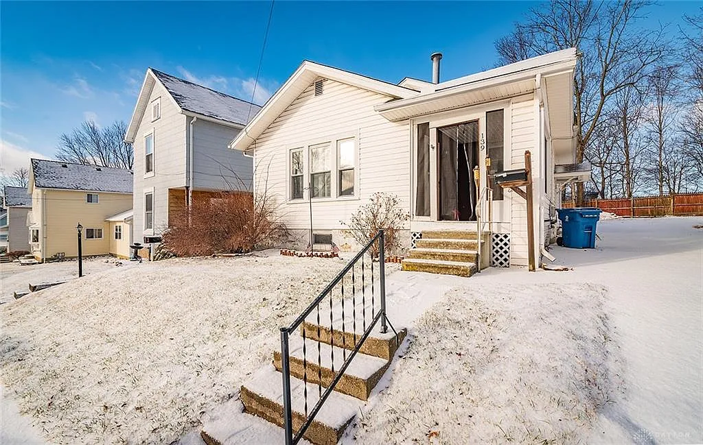 139 N Stanley St photo 1