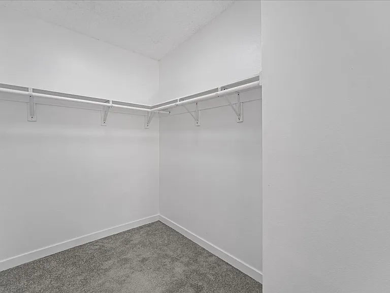 18547 Saticoy St #10 — Photo 14